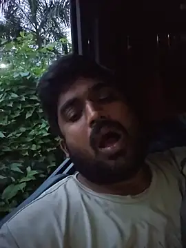Snapshot of Driver-naru chatting on July 18, 2026, 11:24 pm Driver-naru online show from July 18, 2026, 11:24 pm