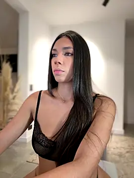 Snapshot of EllaSanz_ chatting on September 26, 2025, 10:49 pm EllaSanz  online show from September 26, 2025, 10:49 pm