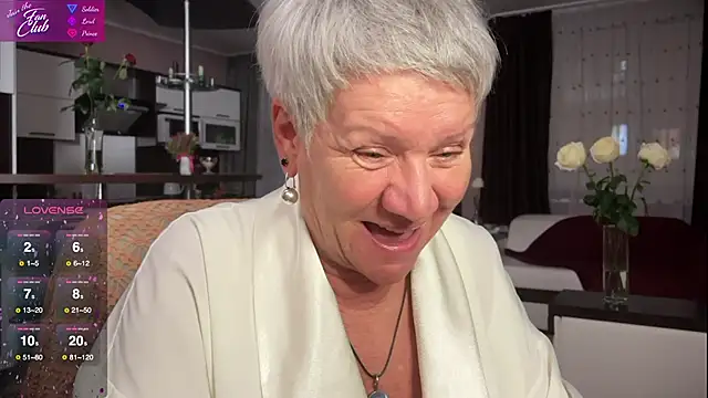 roxana brooks online show from February 5, 2025, 9:07 pm