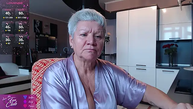 Snapshot of roxana_brooks chatting on October 5, 2025, 6:15 am roxana brooks online show from October 5, 2025, 6:15 am