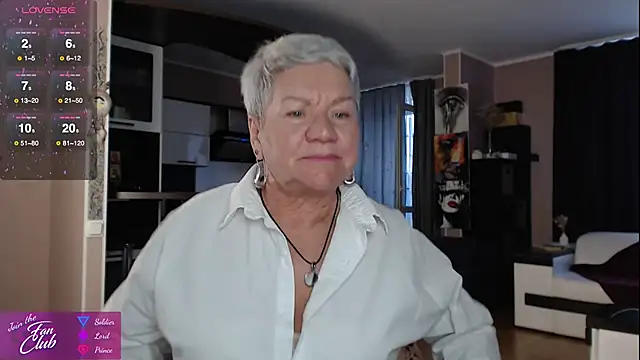 Snapshot of roxana_brooks chatting on September 23, 2025, 2:46 pm roxana brooks online show from September 23, 2025, 2:46 pm