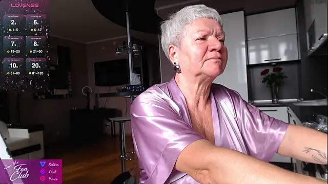 Snapshot of roxana_brooks chatting on September 27, 2025, 7:14 am roxana brooks online show from September 27, 2025, 7:14 am