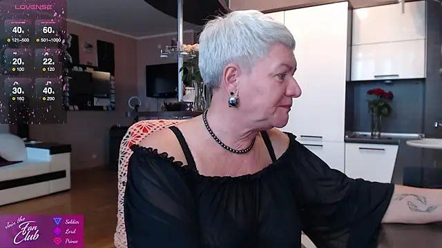 Snapshot of roxana_brooks chatting on October 7, 2025, 2:40 pm roxana brooks online show from October 7, 2025, 2:40 pm