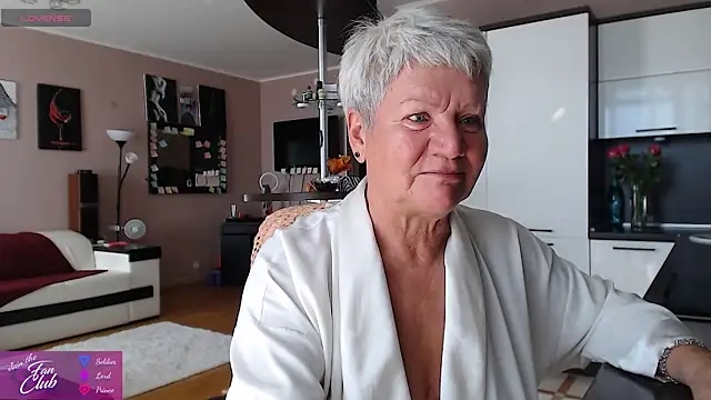Snapshot of roxana_brooks chatting on July 30, 2026, 7:07 am roxana brooks online show from July 30, 2026, 7:07 am