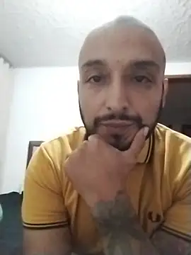 KenllyH online show from April 10, 2026, 12:28 am