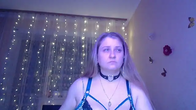 CumCpl online show from April 11, 2026, 9:40 pm