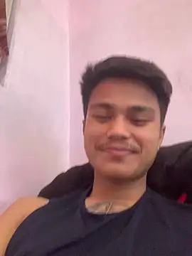 Hullax online show from April 10, 2026, 3:02 am