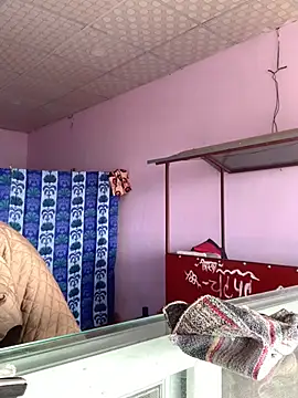 Hullax online show from February 14, 2026, 2:56 am