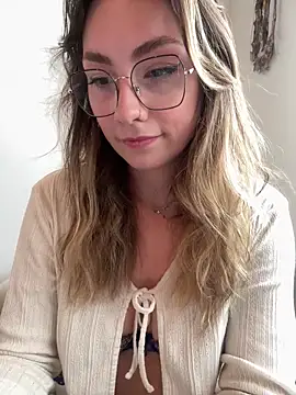 Snapshot of TalullaX chatting on October 8, 2025, 9:11 am TalullaX online show from October 8, 2025, 9:11 am