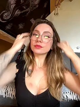 Snapshot of TalullaX chatting on October 30, 2025, 10:35 am TalullaX online show from October 30, 2025, 10:35 am