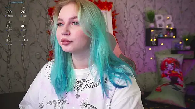 Snapshot of Moon_Valkyrie chatting on October 2, 2025, 9:34 am Moon Valkyrie online show from October 2, 2025, 9:34 am