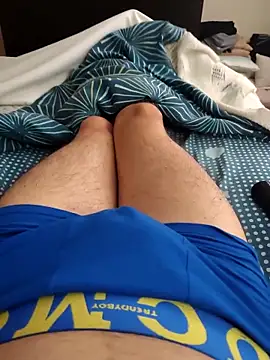 Snapshot of LuqenZo chatting on February 18, 2026, 12:12 pm LuqenZo online show from February 18, 2026, 12:12 pm