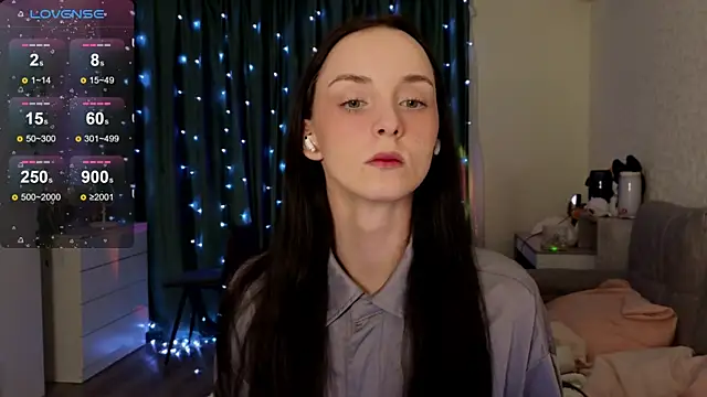 Snapshot of Silver_rains chatting on March 3, 2025, 9:59 pm Silver rains online show from March 3, 2025, 9:59 pm