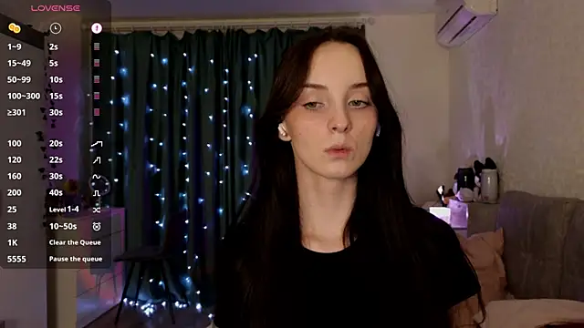 Snapshot of Silver_rains chatting on March 11, 2025, 9:48 pm Silver rains online show from March 11, 2025, 9:48 pm