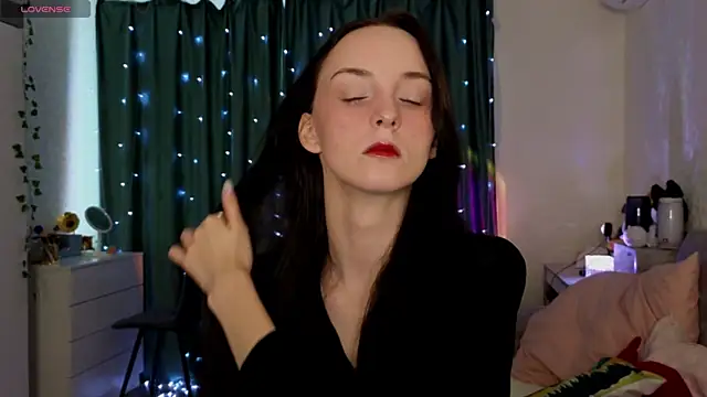 Snapshot of Silver_rains chatting on March 5, 2025, 12:44 pm Silver rains online show from March 5, 2025, 12:44 pm