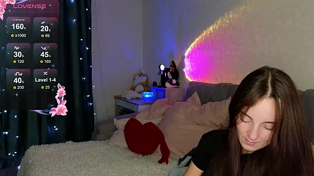 Snapshot of Silver_rains chatting on September 27, 2025, 8:59 pm Silver rains online show from September 27, 2025, 8:59 pm