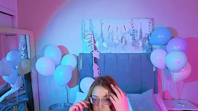 Snapshot of MiaFranklyn chatting on September 17, 2025, 3:03 pm MiaFranklyn online show from September 17, 2025, 3:03 pm