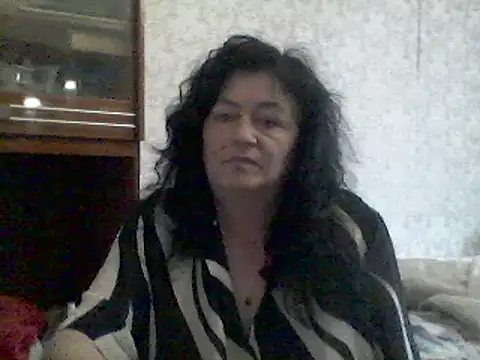 Snapshot of GypsiQueen2 chatting on March 17, 2025, 1:29 pm GypsiQueen2 online show from March 17, 2025, 1:29 pm