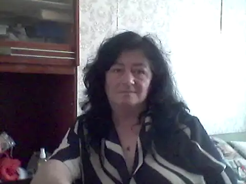 Snapshot of GypsiQueen2 chatting on March 19, 2025, 10:11 am GypsiQueen2 online show from March 19, 2025, 10:11 am