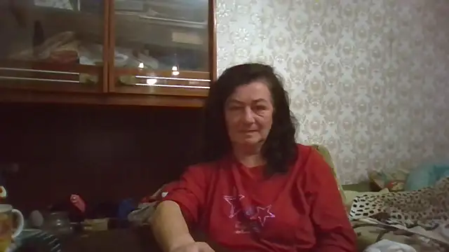 Snapshot of GypsiQueen2 chatting on October 27, 2025, 4:30 pm GypsiQueen2 online show from October 27, 2025, 4:30 pm