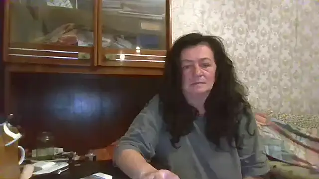 GypsiQueen2 online show from November 21, 2025, 6:51 pm