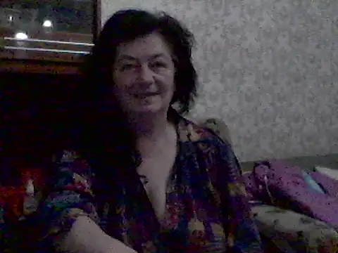 Snapshot of GypsiQueen2 chatting on March 13, 2025, 10:54 pm GypsiQueen2 online show from March 13, 2025, 10:54 pm