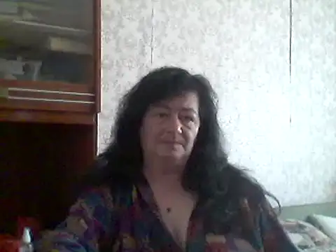Snapshot of GypsiQueen2 chatting on March 14, 2025, 9:35 am GypsiQueen2 online show from March 14, 2025, 9:35 am