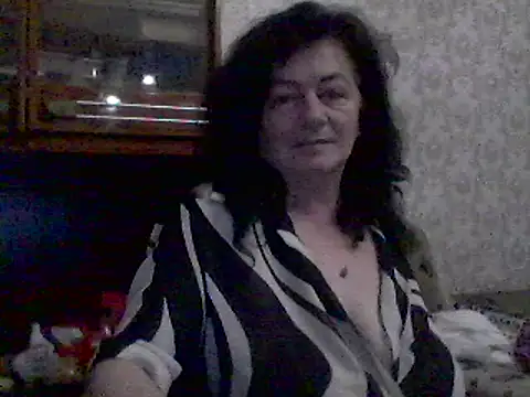 Snapshot of GypsiQueen2 chatting on March 12, 2025, 8:31 pm GypsiQueen2 online show from March 12, 2025, 8:31 pm