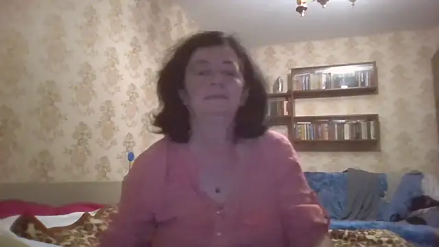 GypsiQueen2 online show from July 18, 2026, 8:06 pm