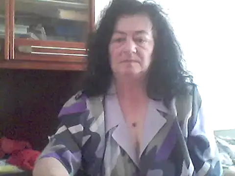 Snapshot of GypsiQueen2 chatting on March 20, 2025, 9:15 am GypsiQueen2 online show from March 20, 2025, 9:15 am