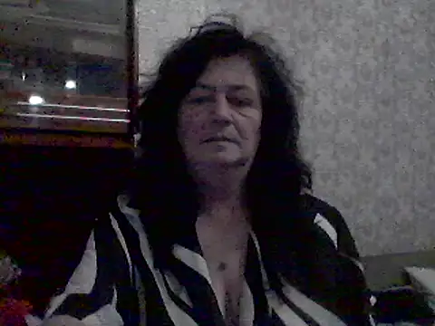 Snapshot of GypsiQueen2 chatting on March 18, 2025, 9:21 pm GypsiQueen2 online show from March 18, 2025, 9:21 pm