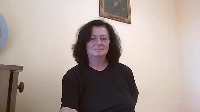 GypsiQueen2 online show from June 18, 2026, 5:18 pm