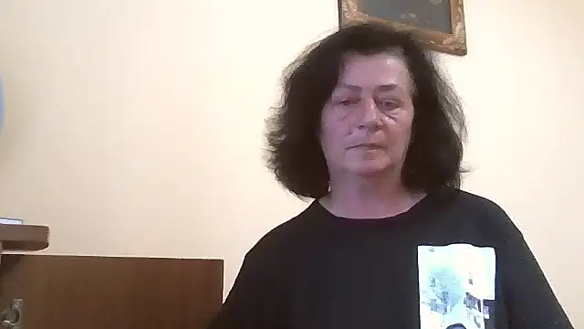 GypsiQueen2 online show from June 20, 2026, 6:13 pm