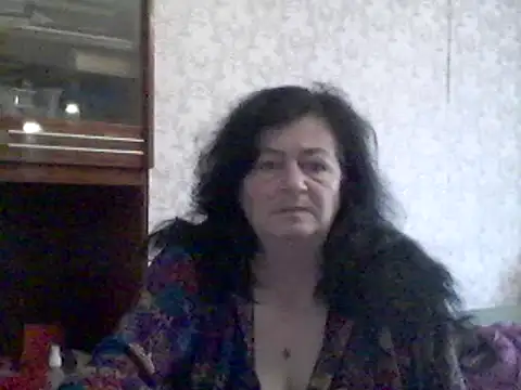 Snapshot of GypsiQueen2 chatting on March 13, 2025, 1:18 pm GypsiQueen2 online show from March 13, 2025, 1:18 pm
