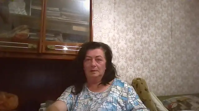 Snapshot of GypsiQueen2 chatting on September 22, 2025, 8:48 pm GypsiQueen2 online show from September 22, 2025, 8:48 pm