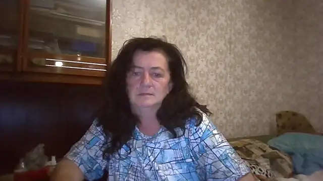 Snapshot of GypsiQueen2 chatting on September 17, 2025, 8:00 pm GypsiQueen2 online show from September 17, 2025, 8:00 pm