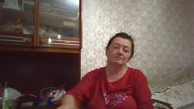 Snapshot of GypsiQueen2 chatting on October 16, 2025, 4:37 pm GypsiQueen2 online show from October 16, 2025, 4:37 pm