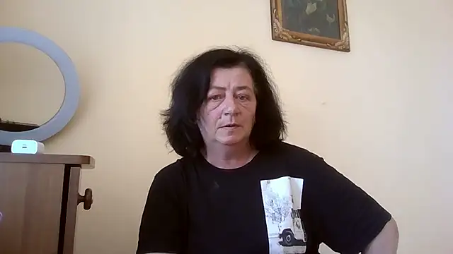 GypsiQueen2 online show from June 21, 2026, 1:28 pm