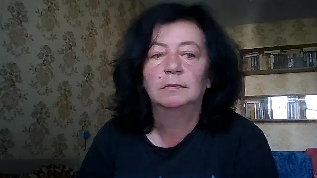 GypsiQueen2 online show from July 17, 2026, 6:43 am