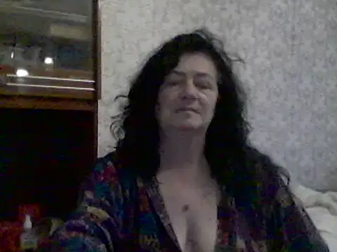 Snapshot of GypsiQueen2 chatting on March 15, 2025, 3:06 pm GypsiQueen2 online show from March 15, 2025, 3:06 pm