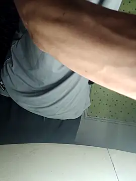 lalo592 online show from February 15, 2026, 5:19 am