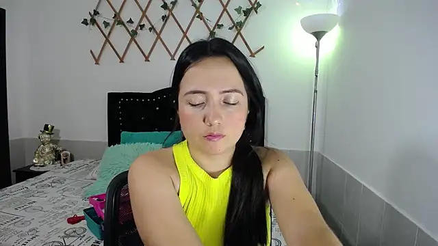 Snapshot of naughty_girl_4u chatting on February 13, 2026, 5:57 pm naughty girl 4u online show from February 13, 2026, 5:57 pm