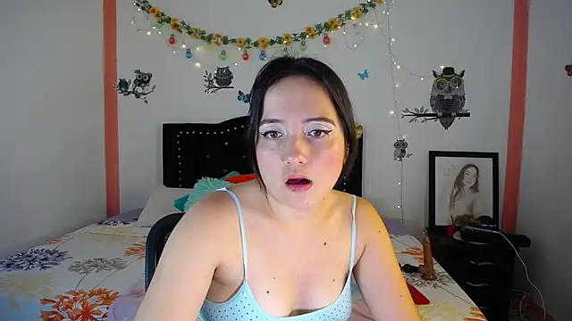 naughty girl 4u online show from February 5, 2025, 6:37 pm