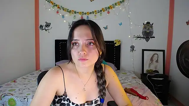 naughty girl 4u online show from February 17, 2025, 6:28 pm