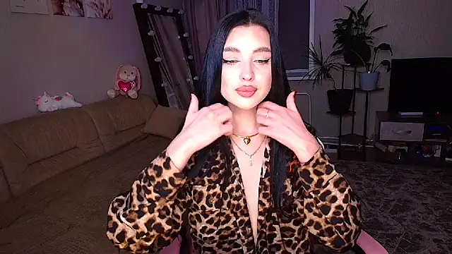   Malika   online show from October 23, 2025, 3:10 pm