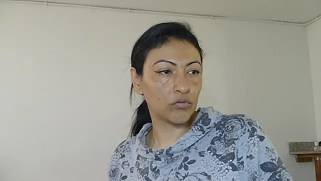ErikaRika online show from December 19, 2024, 5:08 pm