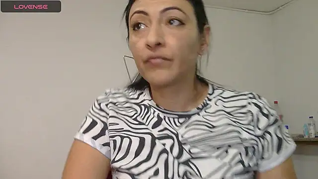 ErikaRika online show from January 14, 2025, 5:30 am