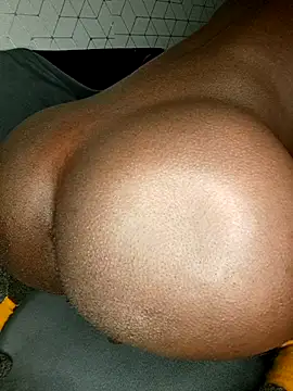 Snapshot of Texanguy01 chatting on October 4, 2025, 1:51 am Texanguy01 online show from October 4, 2025, 1:51 am