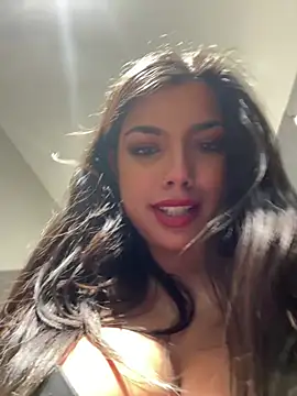 TheCrimsonLounge online show from January 24, 2025, 12:09 am