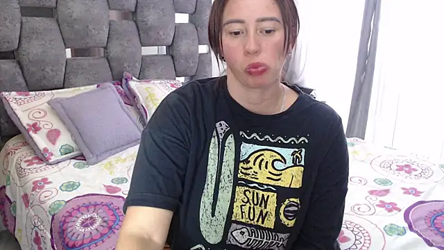 sara hott 1 online show from April 10, 2026, 8:16 pm